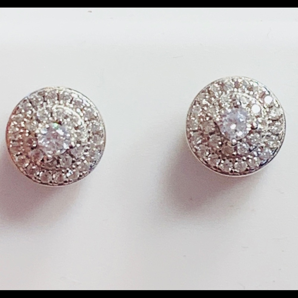 Earrings earrings